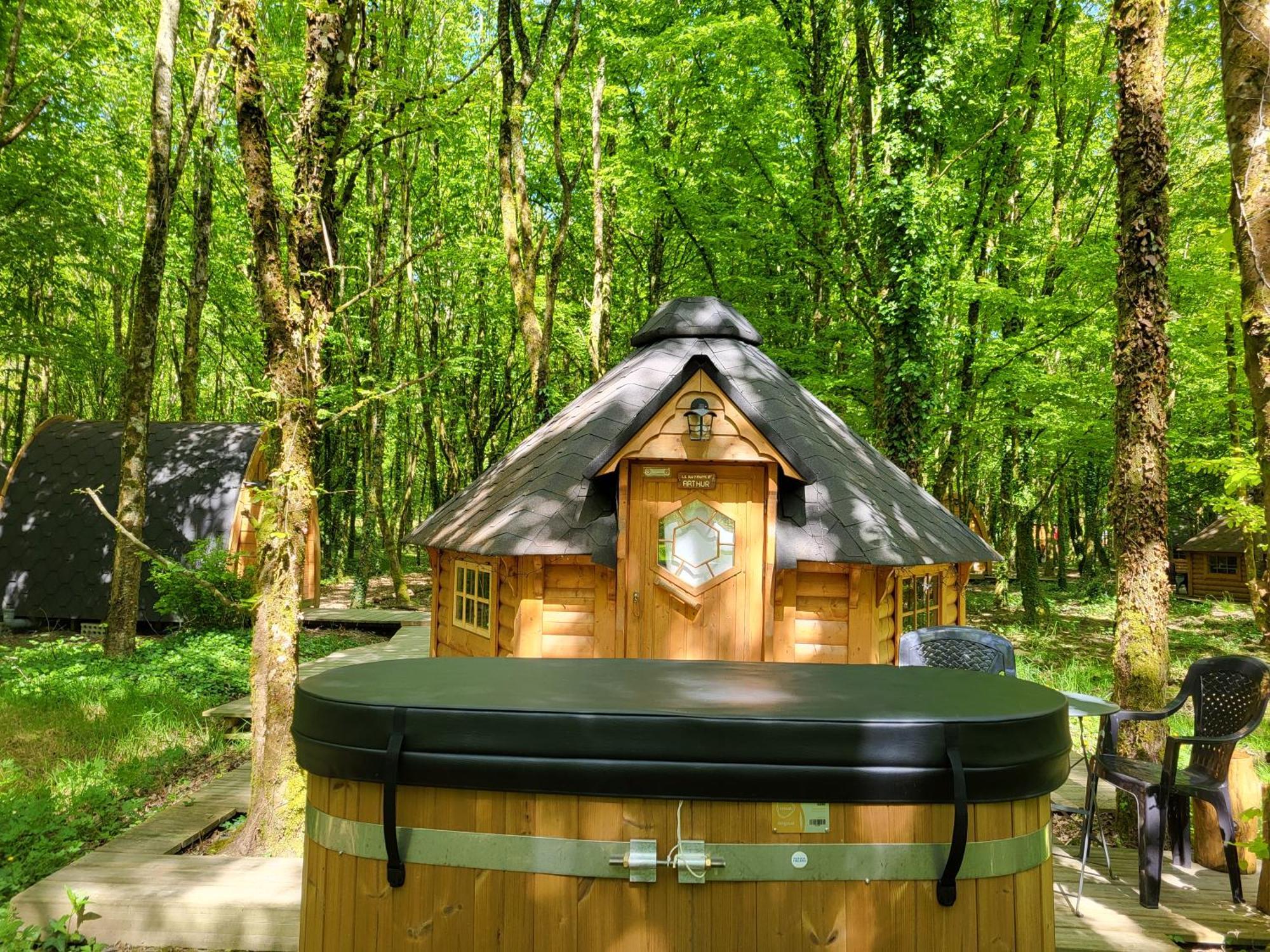 Le Domaine Insolite De Broceliande 뺑뽕 외부 사진