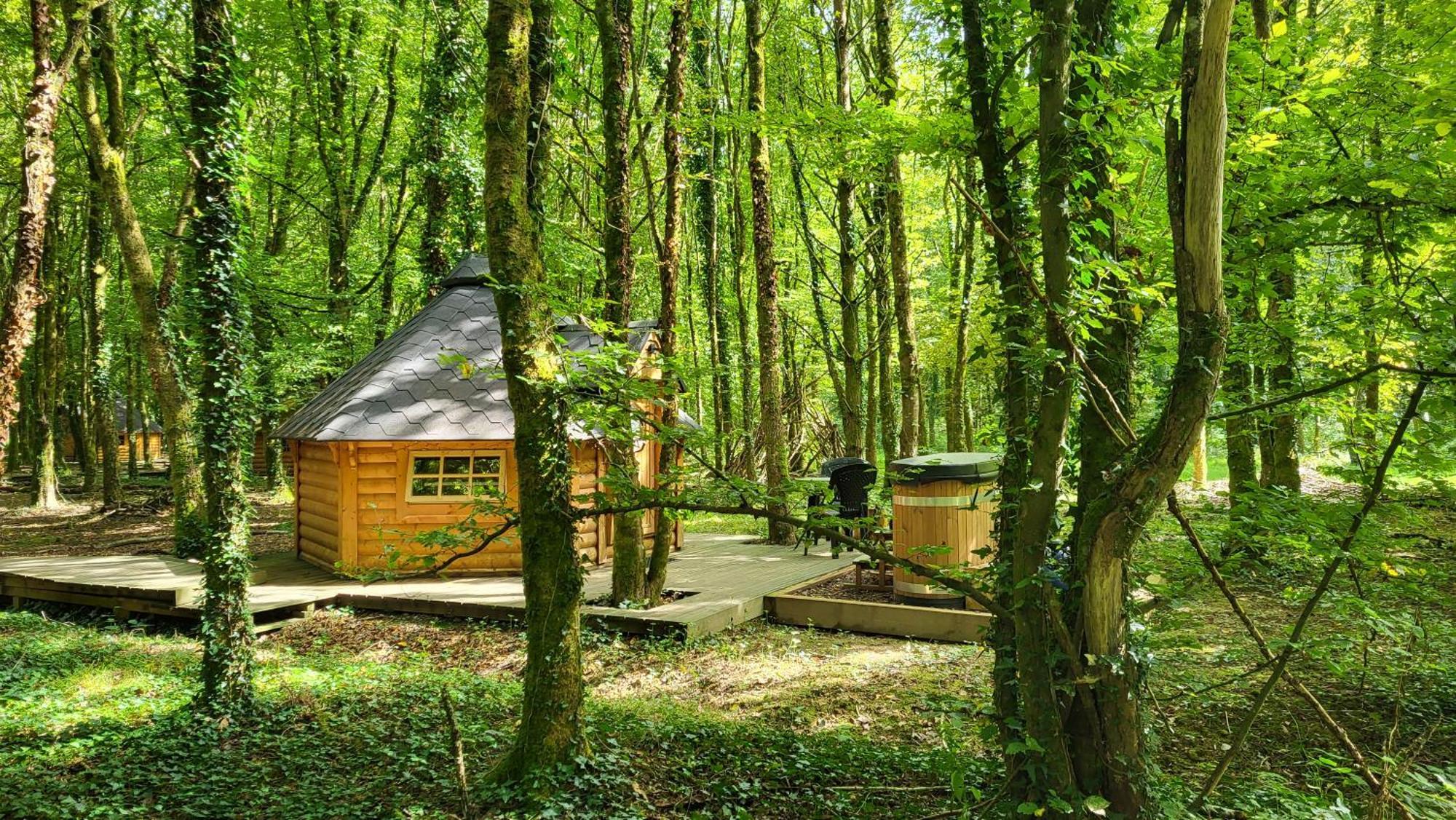 Le Domaine Insolite De Broceliande 뺑뽕 외부 사진