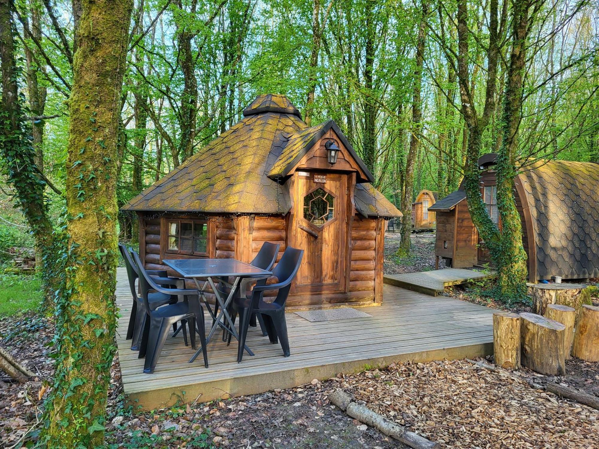 Le Domaine Insolite De Broceliande 뺑뽕 외부 사진